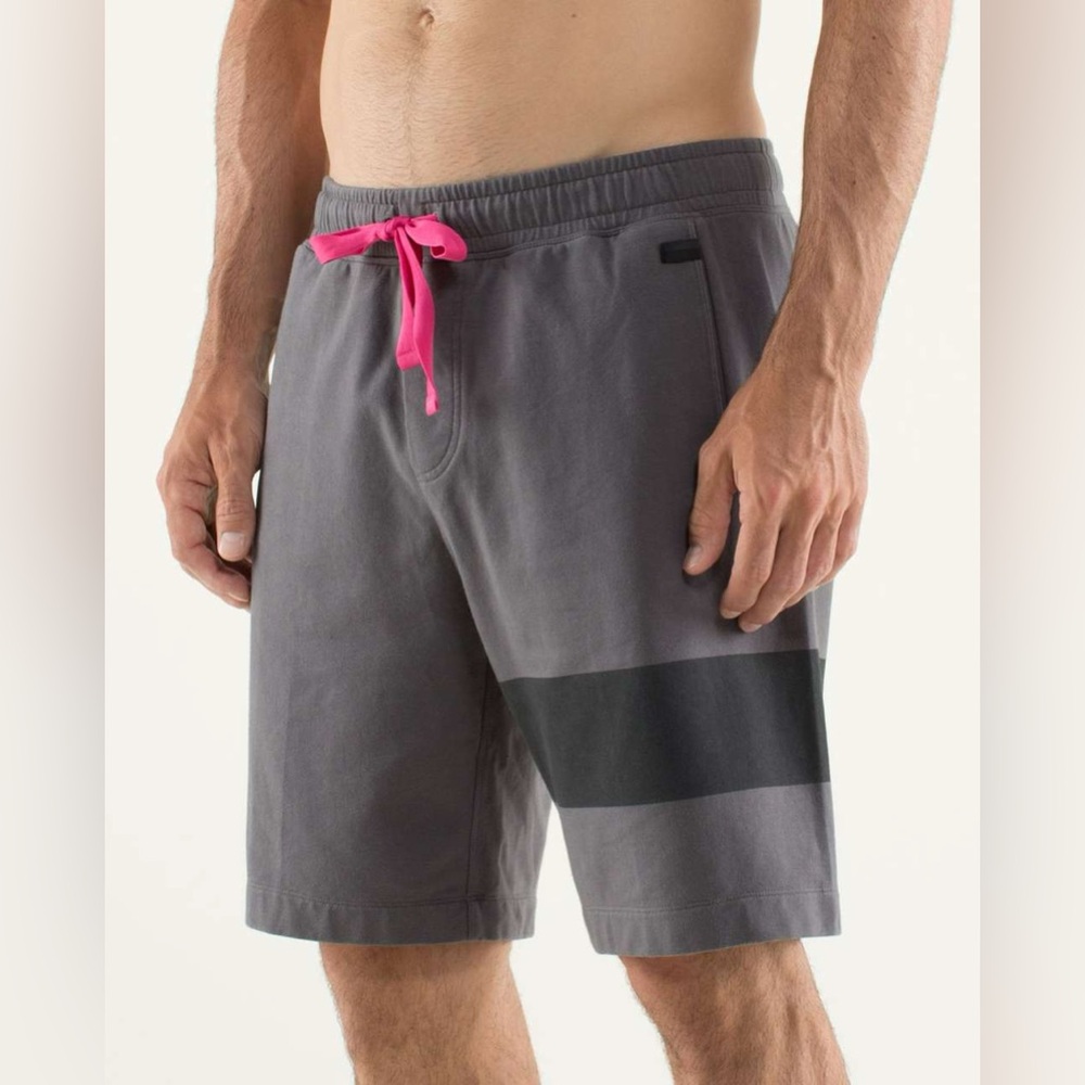 Lululemon Men’s Rise Shorts in Soot Light Grey, size L/XL